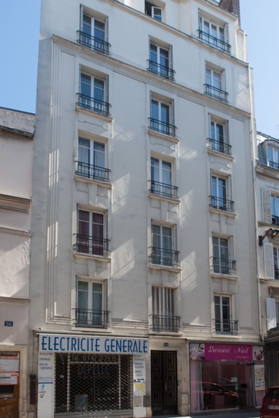 54 rue Legendre, Paul Eluard vécut au 5 E Etage