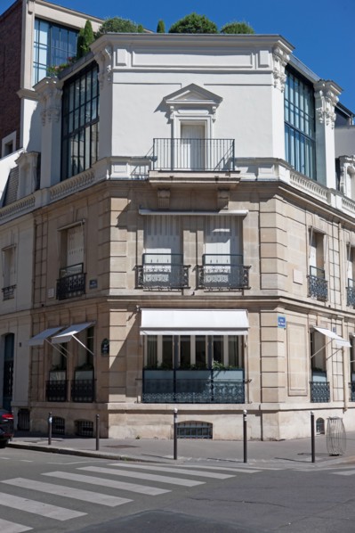 2 rue Fortuny, Angle Avec La Ru De Prony