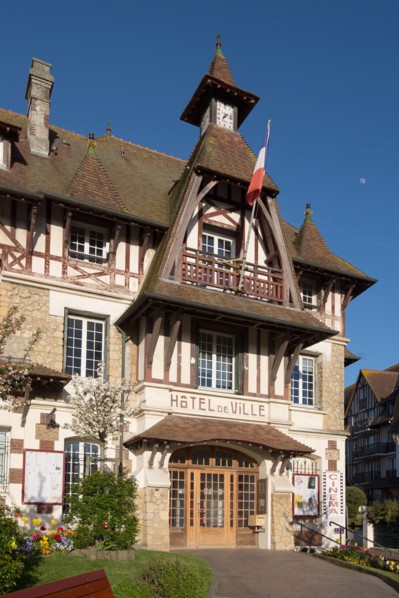Poste et mairie de Blonville-sur-Mer
