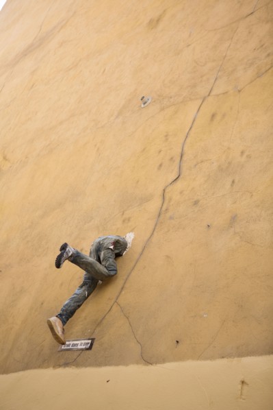 Lyon, oeuvre "Droit dans le mur"