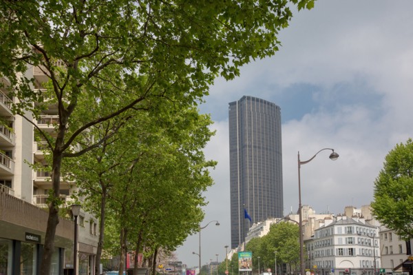 Paris, Tour Montparnasse vue depuis l'Avenue du Maine