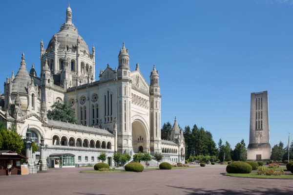 Basilique Sainte-Thérèse de Lisieux