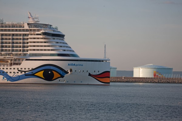 Paquebot de croisière AIDA dans le port du Havre