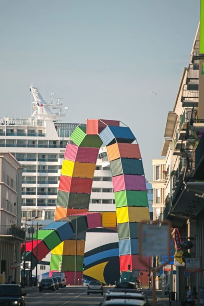 Le Havre, Catène de Containers, by Vincent Ganivet