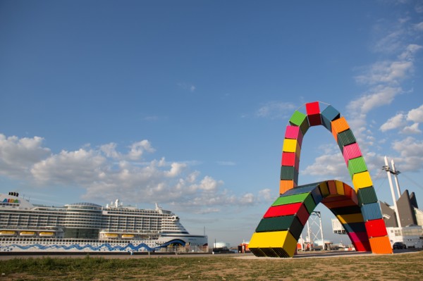 Le Havre, Catène de conteneurs, œuvre de Vincent Ganivet