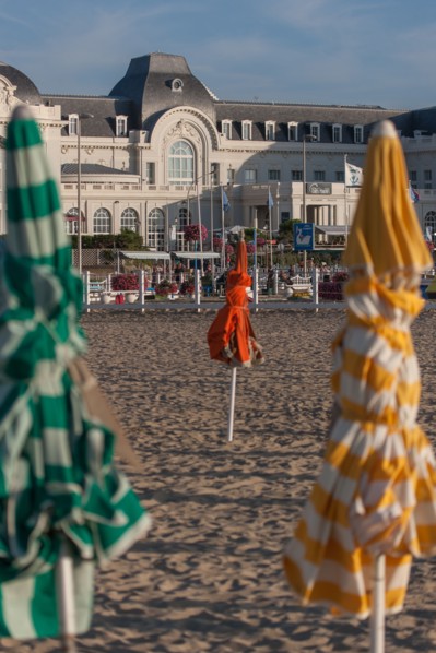 Trouville sur Mer, parasols sur la plage