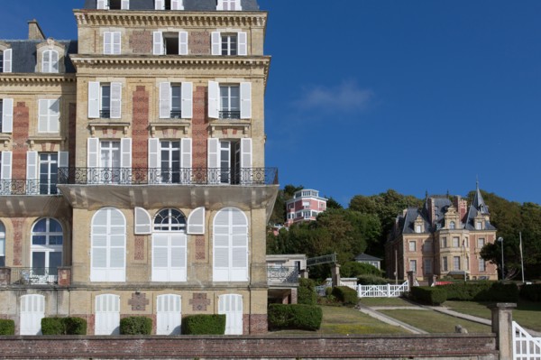 Trouville sur Mer, résidence Les Roches Noires et Villa Montebello