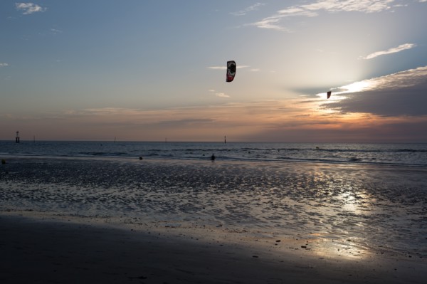 Trouville sur Mer, Kite surf au soleil couchant