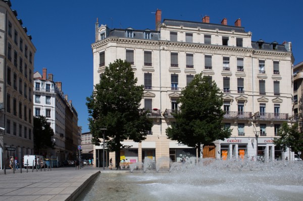 Lyon, fontaine, rue de la République