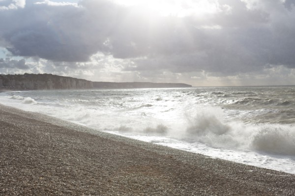 Dieppe, tempête sur la plage