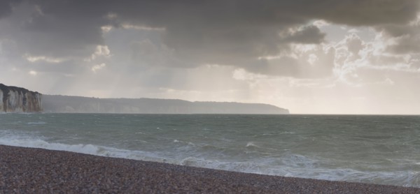 Dieppe, tempête sur la plage