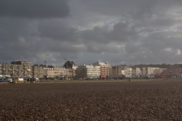 Dieppe, immeubles et hôtels du Boulevard de Verdun par tempête