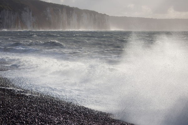 Dieppe, tempête sur la plage