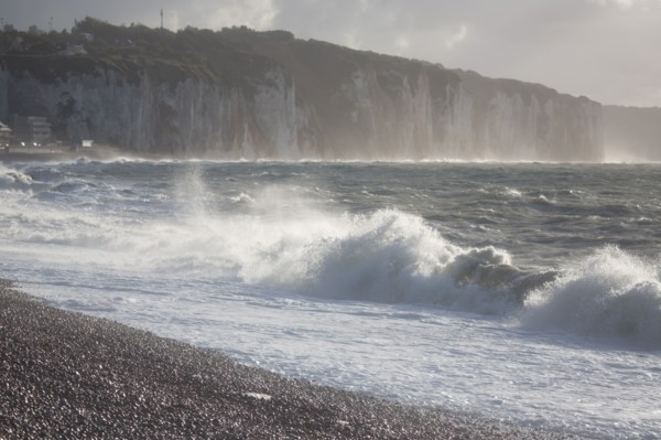Dieppe, tempête sur la plage