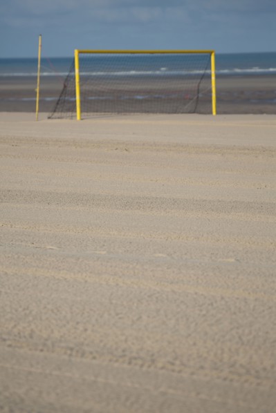 Le Touquet Paris Plage, buts de football jaunes