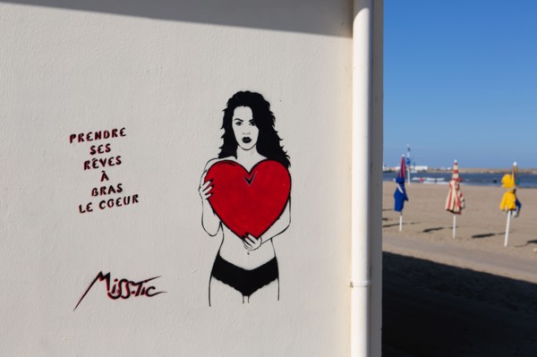 Trouville-sur-Mer (Calvados), graffiti by Miss Tic