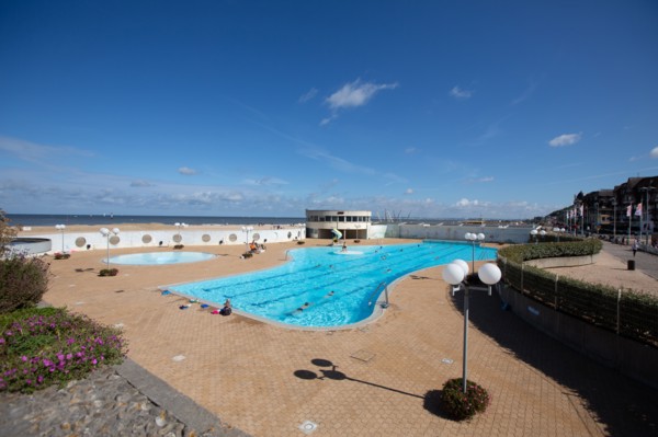 Trouville-sur-Mer (Calvados), piscine extérieure