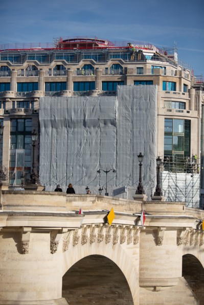 Paris, the Pont Neuf and La Samaritaine under construction, ongoing work