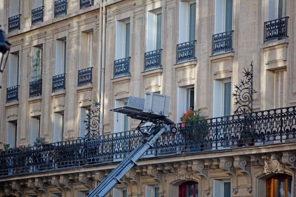 Paris, moving into an apartment