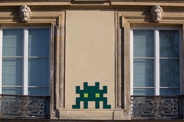 Paris, Space Invader on a building Quai de Bethune