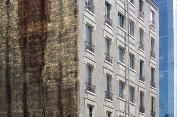 Paris, facade and gable of a building on Quai de Bercy