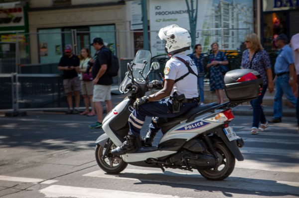 Scooter de la police nationale