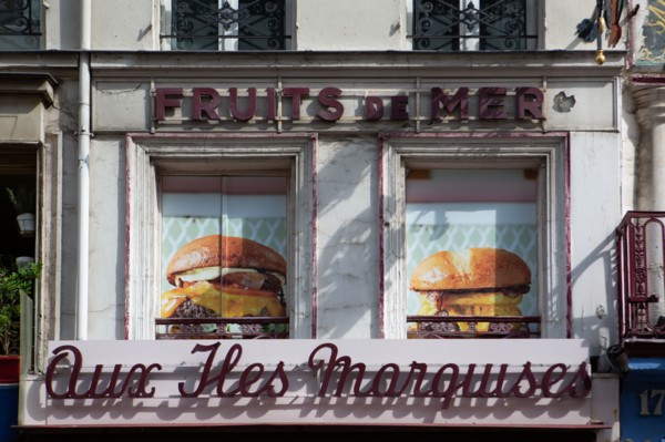Restaurant historique avec photos de burgers
