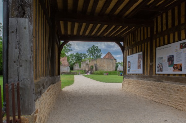 Château de Crèvecoeur, Fondation Schlumberger, à Crèvecoeur-en-Auge
