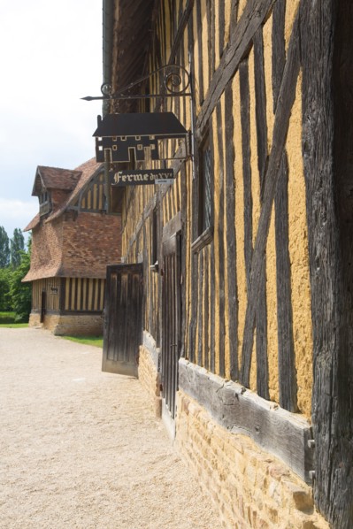 Château de Crèvecoeur, Fondation Schlumberger, à Crèvecoeur-en-Auge
