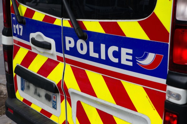 Paris, car de Police