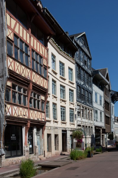 Rouen (Seine Maritime), rue Eau de Robec
