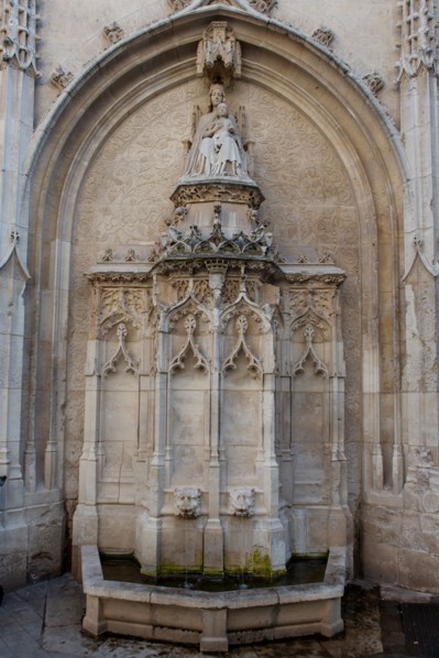 Rouen (Seine Maritime), fontaine située rue de l'Hôpital