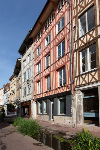 Rouen (Seine Maritime), rue Eau de Robec