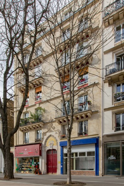 Paris, building located on 12 Boulevard Arago