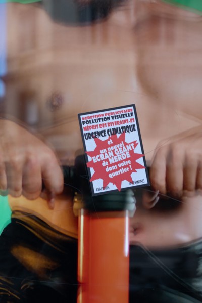Paris, illegal postering