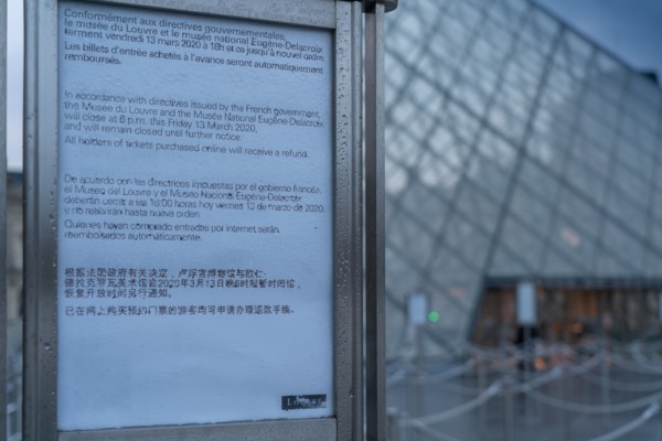Paris, musée du Louvre fermé pour cause d’épidémie de coronavirus