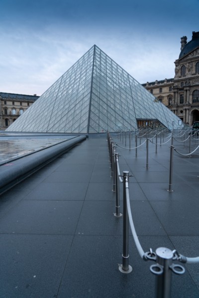 Paris, musée du Louvre fermé pour cause d’épidémie de coronavirus
