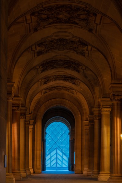 Paris, musée du Louvre fermé pour cause d’épidémie de coronavirus