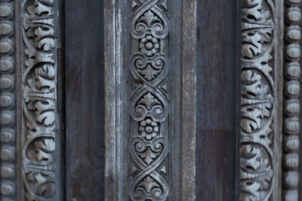 Paris, détail d’une porte sculptée