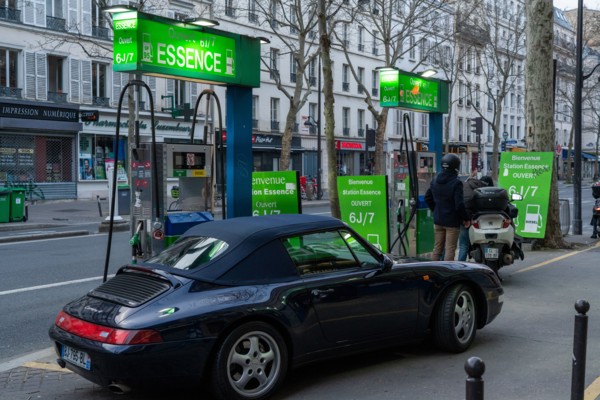 Paris, station service