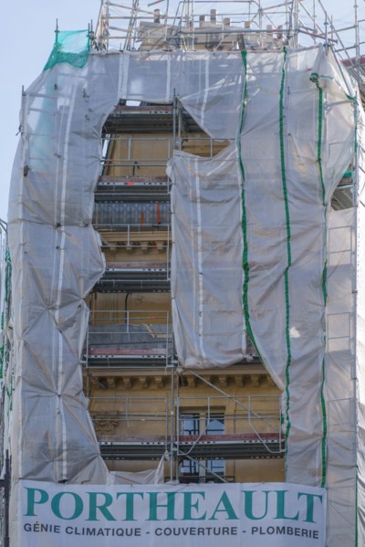 Paris starts re-opening from lockdown, May 2020