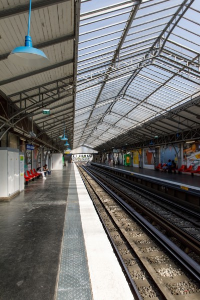 Sèvres-Lecourbe metro station, Paris