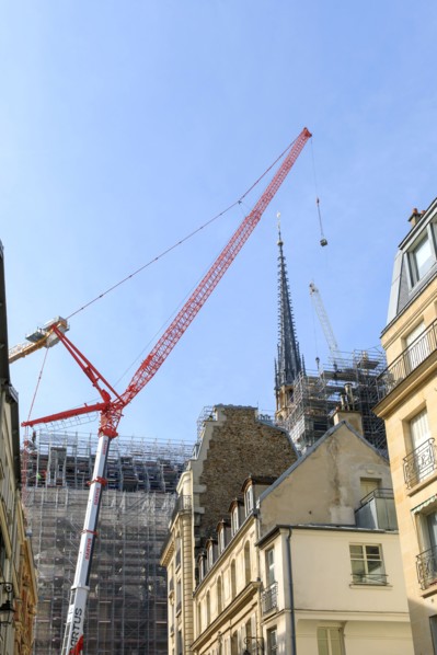 Paris, pose de la nouvelle flèche de Notre-Dame de Paris
