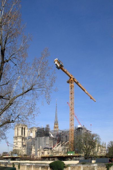 Paris, pose de la nouvelle flèche de Notre-Dame de Paris