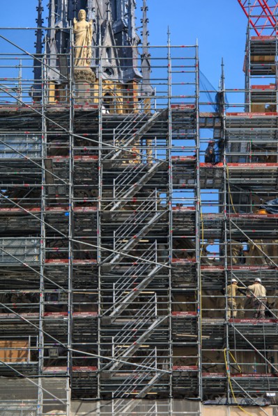 Paris, pose de la nouvelle flèche de Notre-Dame de Paris