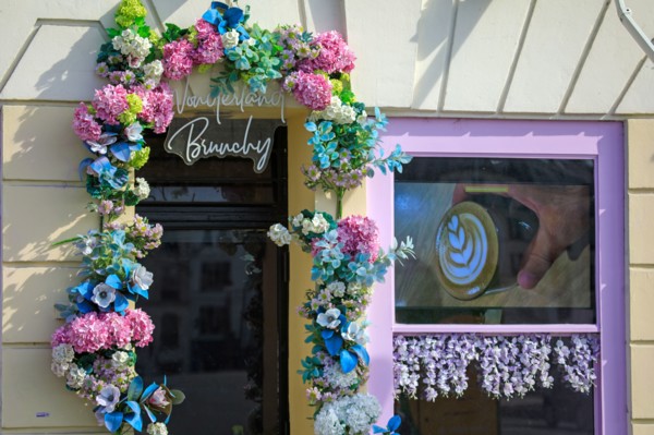 Paris, "Wonderland Brunchy"