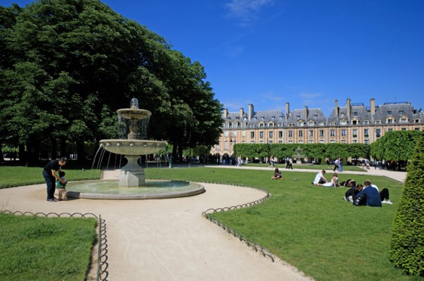Place des Vosges, Paris