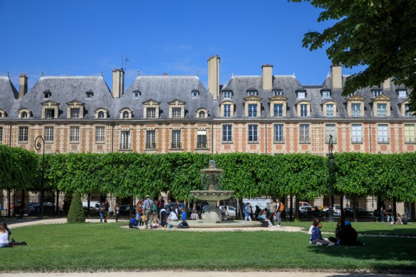 Place des Vosges, Paris
