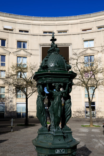 Paris, Wallace fountain