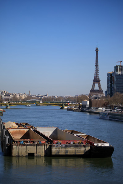 Paris, la Seine et la Tour Eiffel